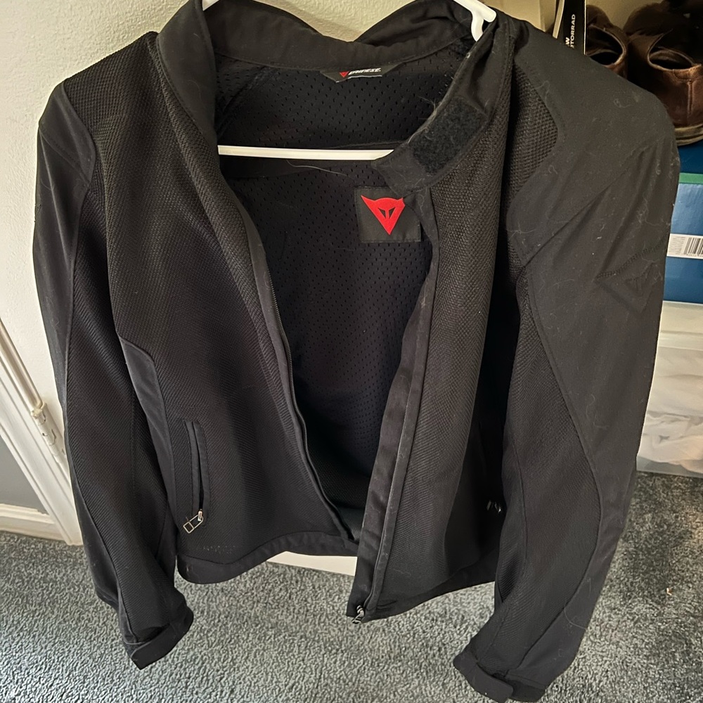 Dainese Air-flux jacket with pads.